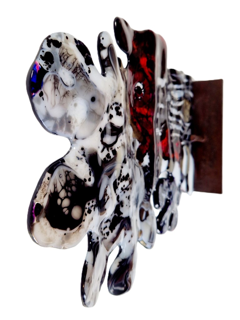 Seen from above: the eye draws focus, while faint conscience points flicker across the outer cortex like distant signals.